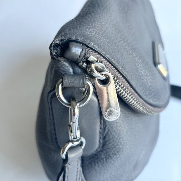 Marc Jacobs Grey Pebble Genuine Leather Shoulder Crossbody Bag - Picture 5 of 15